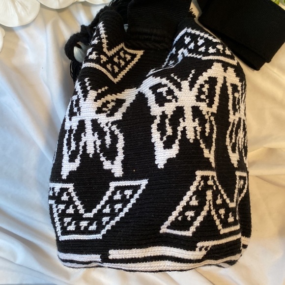 Black and White Butterfly Pattern Large Wayuu Drawstring Crossbody Mochila Bag - Picture 7 of 11